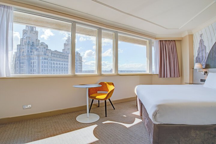 Room 38 of 122