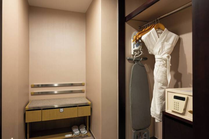Room 21 of 123