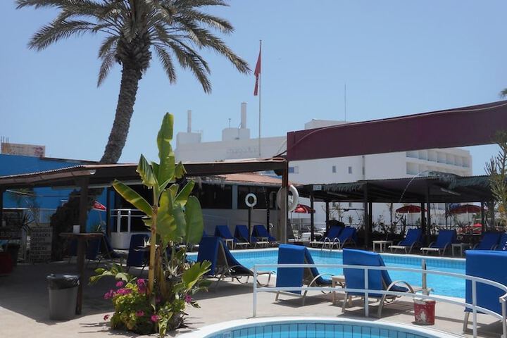 Pool Hotel
