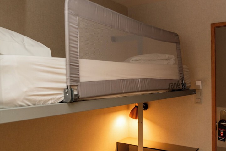 Room 27 of 62