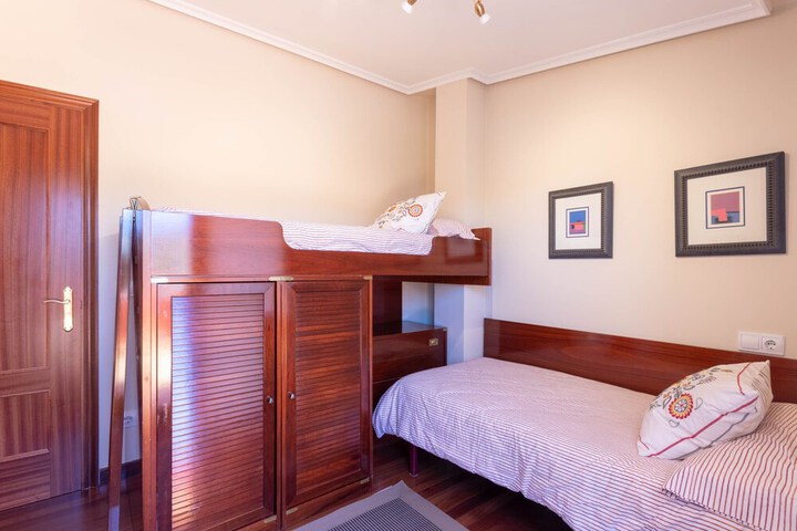 Room 4 of 26
