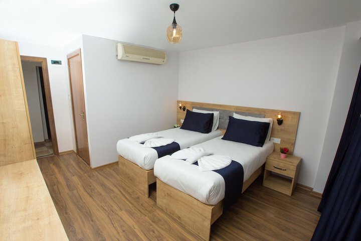Room 8 of 85