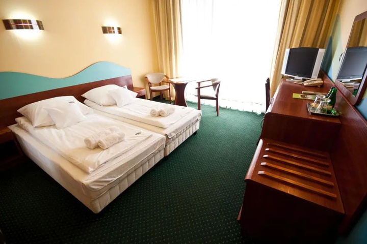 Room 2 of 5
