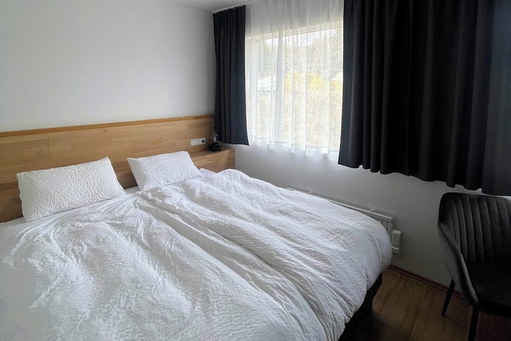 Room 35 of 72