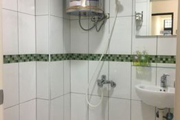 Room 4 of 34
