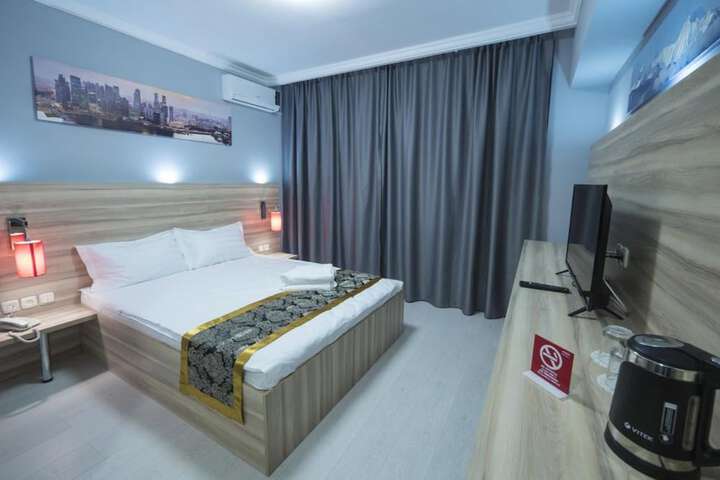 Room 7 of 25