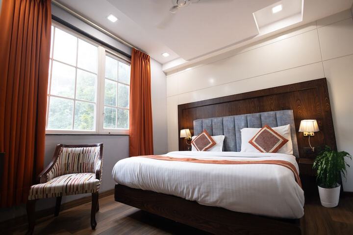 Room 14 of 25