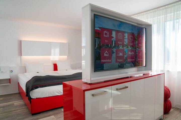 Room 16 of 77