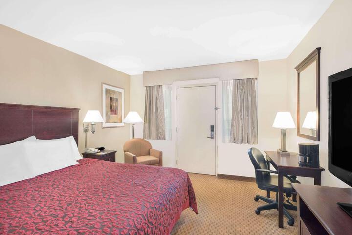 1 King Bed (1 of 8)