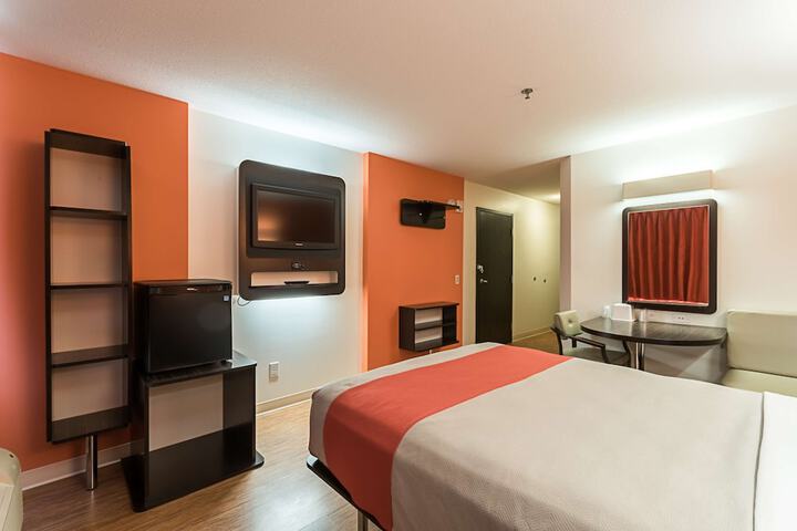 Room 17 of 41