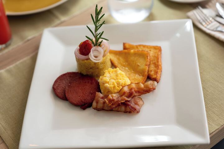 Dining 58 of 71