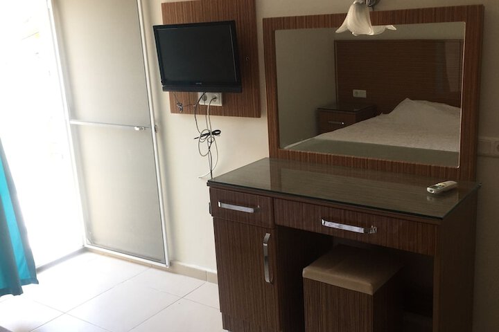 Room 5 of 47