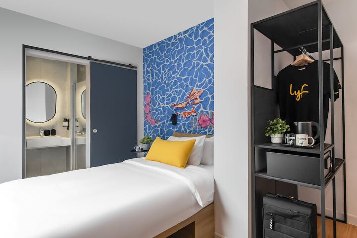 Room 12 of 41