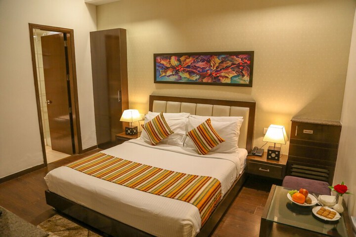 Room 13 of 35