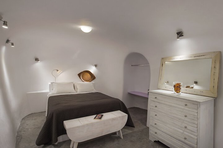Room 8 of 119