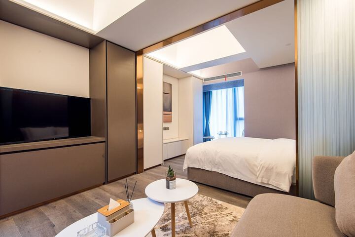 Room 10 of 29
