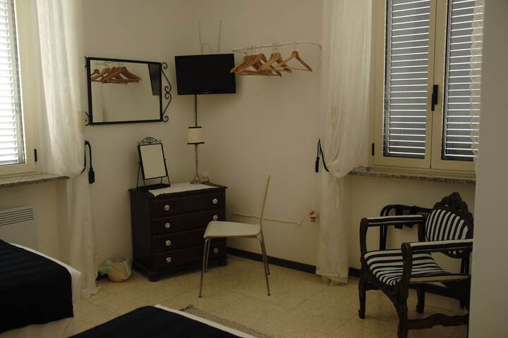 Room 7 of 24