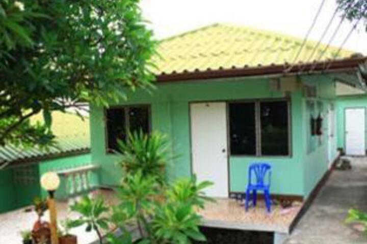 Benz Bungalow