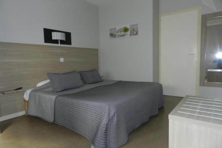 Room 3 of 50