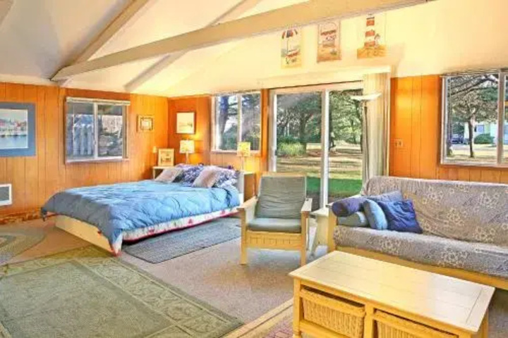 B & R Beach Bungalow