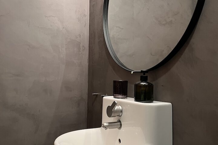 Room 48 of 59