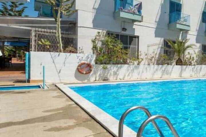 Hotel Pool