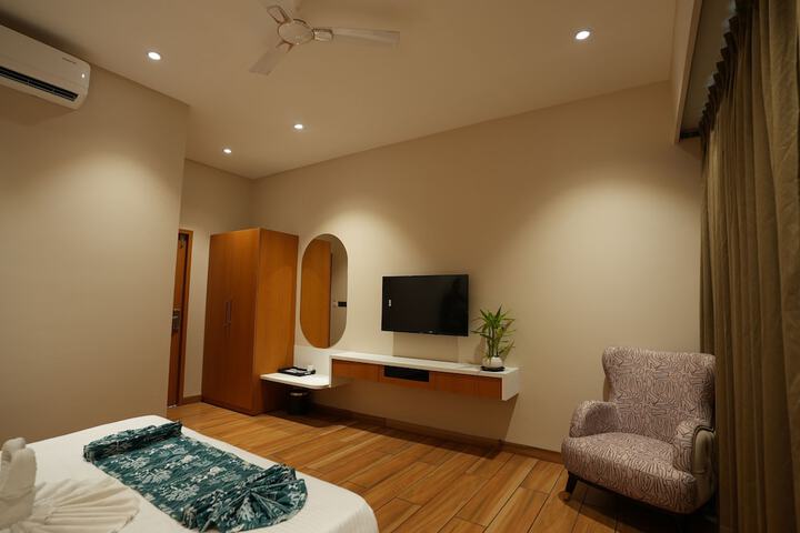 Room 35 of 62