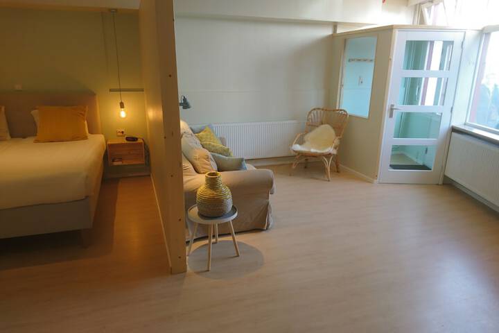 Room 32 of 50