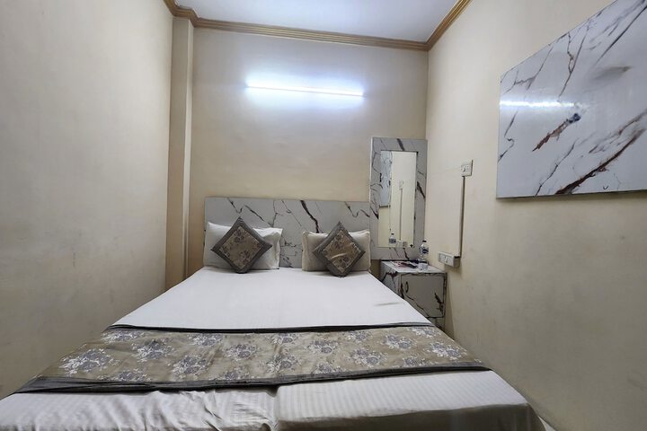 Room 17 of 22