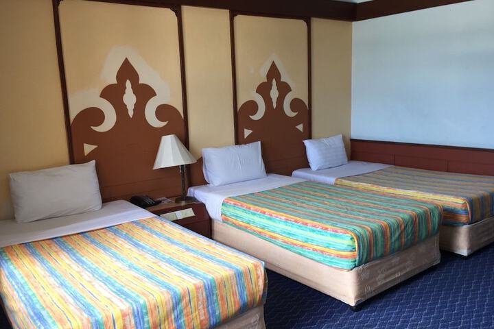 Room 11 of 25