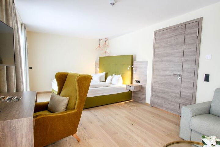 Room 4 of 14