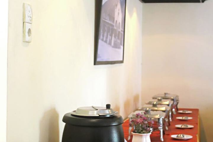 Dining 6 of 9