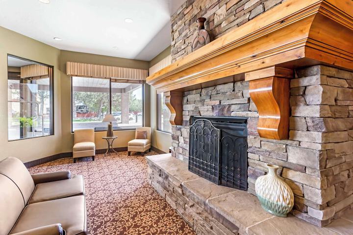 Guest Lobby