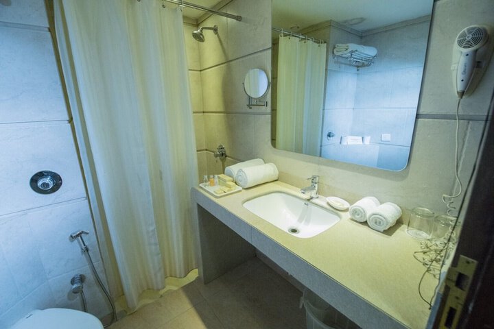 Room 40 of 83