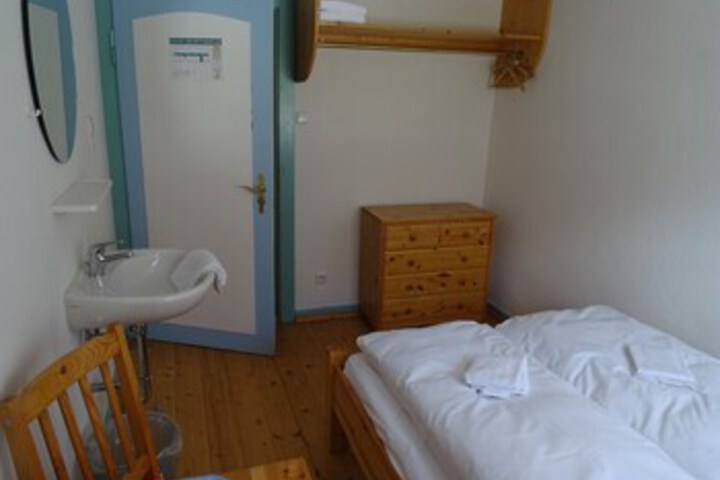 Room 36 of 42