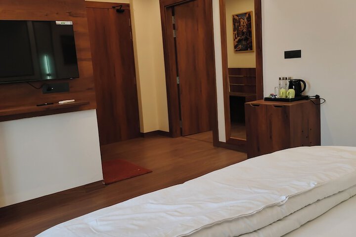 Room 5 of 30