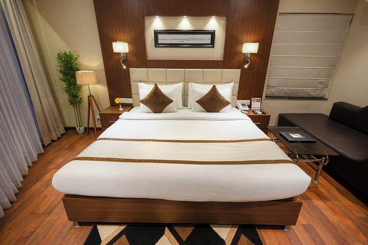 Room 37 of 161