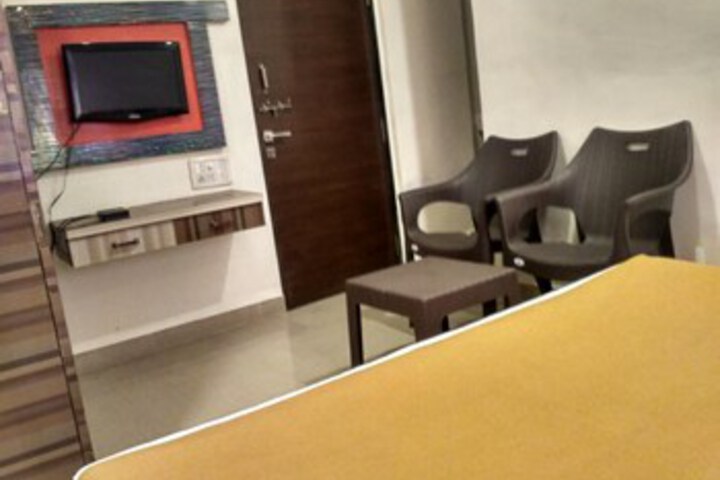 Room 15 of 19