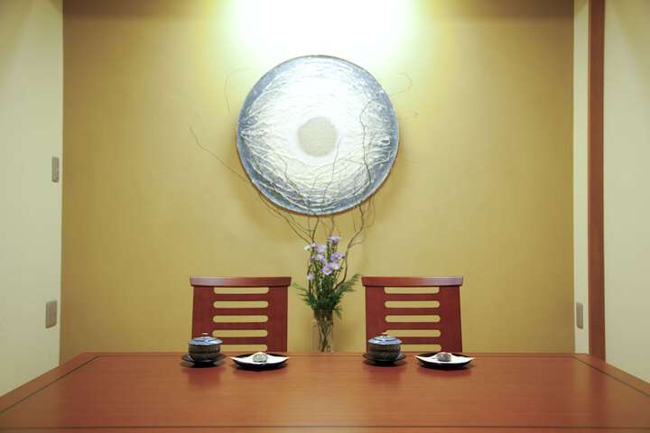 Room 4 of 73