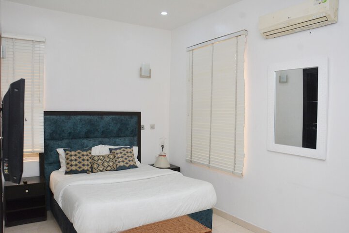 Room 7 of 24