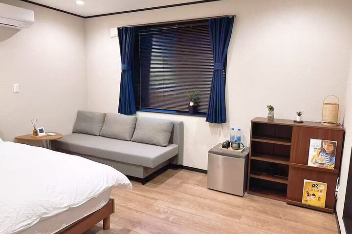 Room 32 of 47
