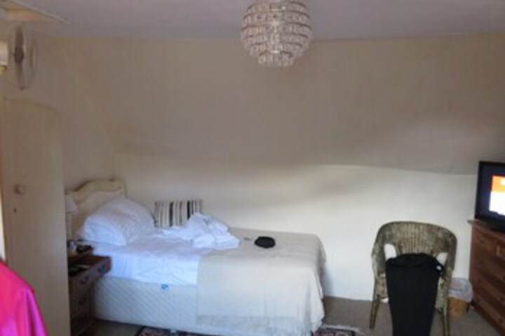 Room 64 of 83