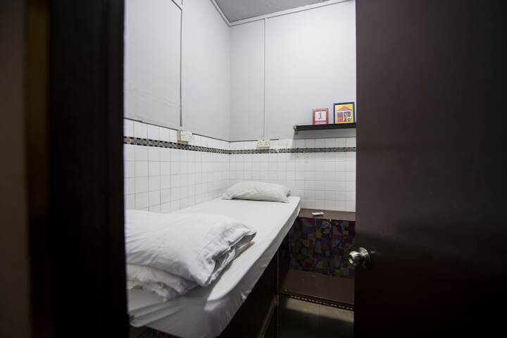 Room 30 of 43