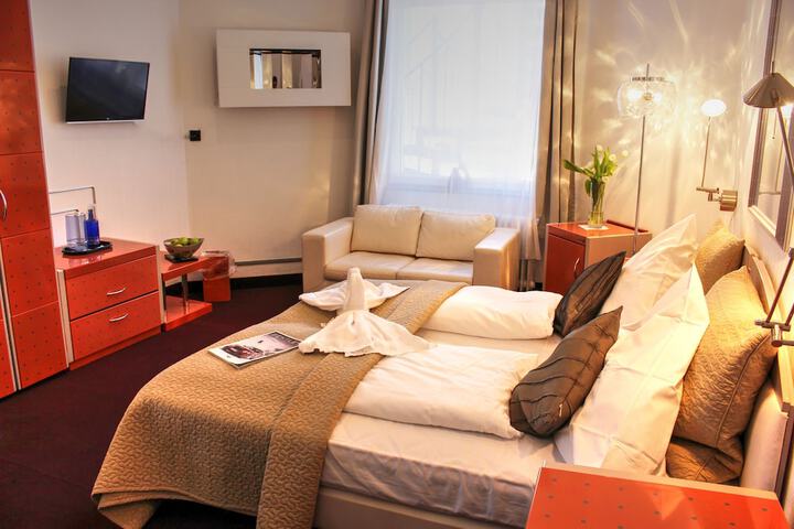 Room 5 of 45