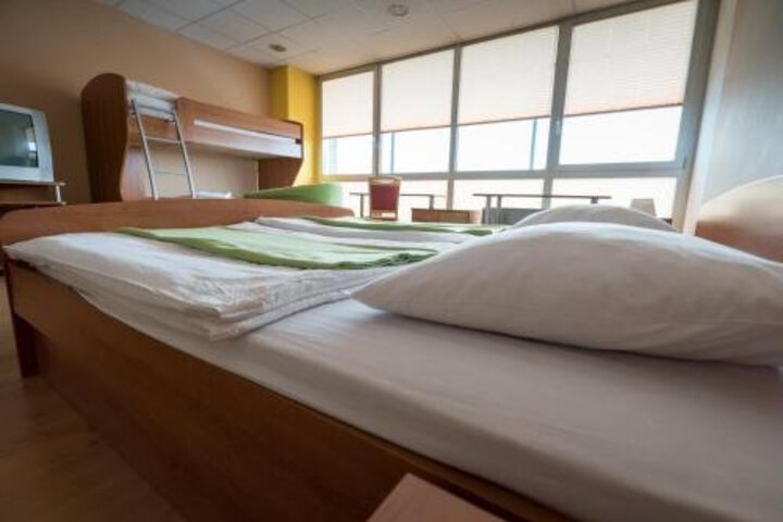 Room 6 of 12