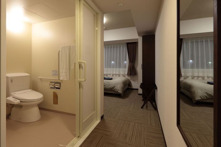Room 4 of 29