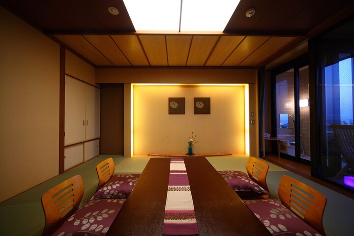 Room 21 of 184