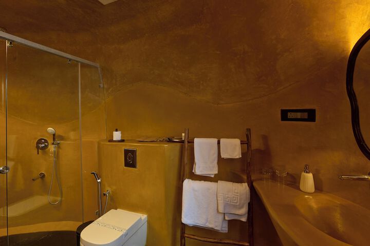 Room 13 of 26