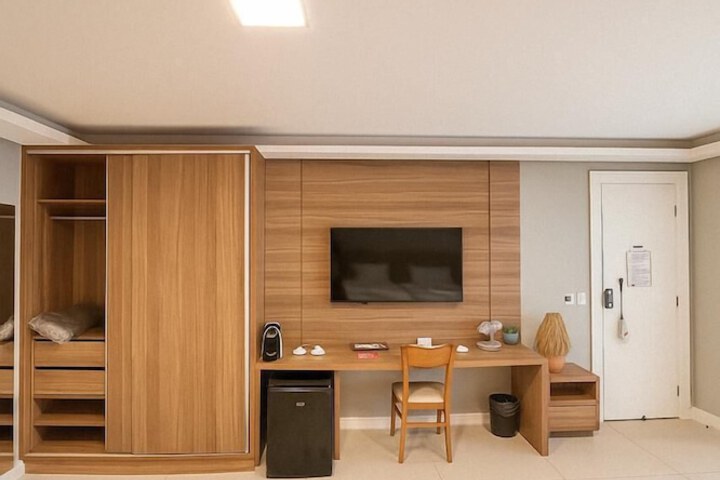 Room 10 of 36