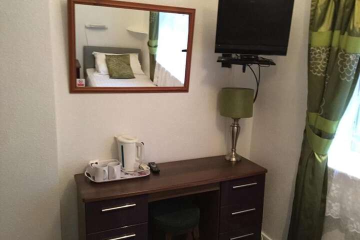 Room 11 of 39